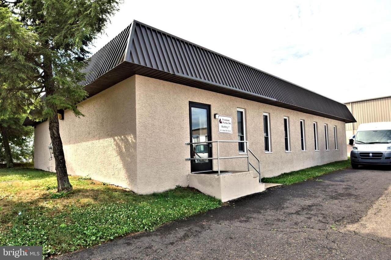 811 5TH Street - Photo 1