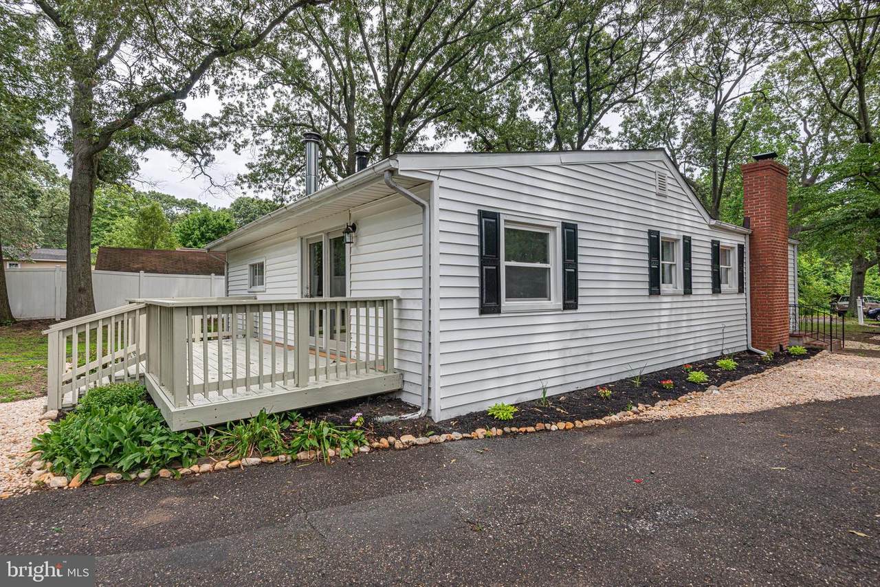 282 Iris Drive - Photo 1