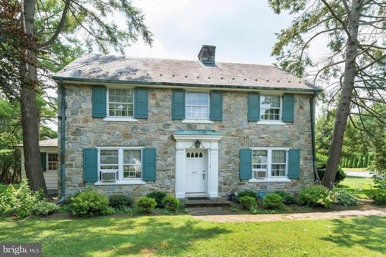 222 Manor Avenue - Photo 1