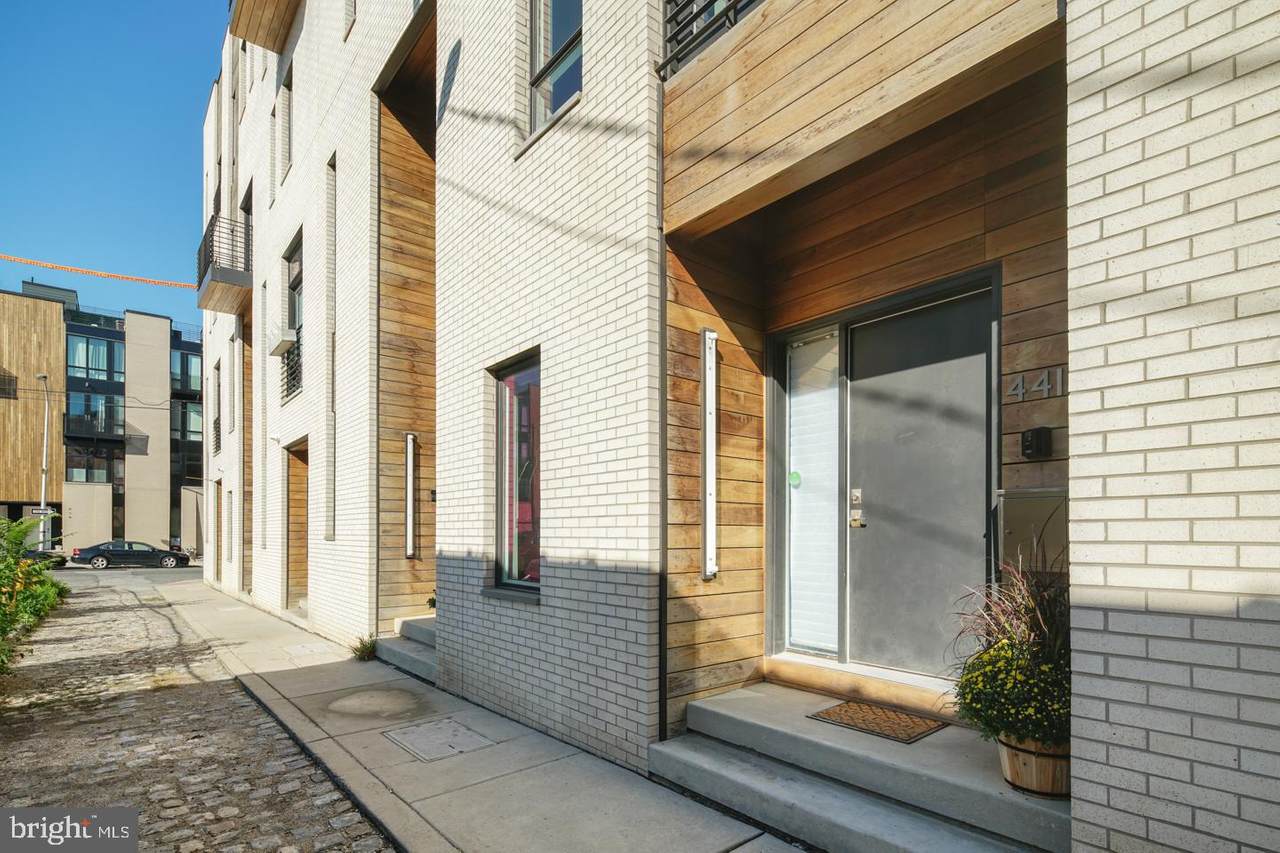 441 Wallace Street - Photo 1