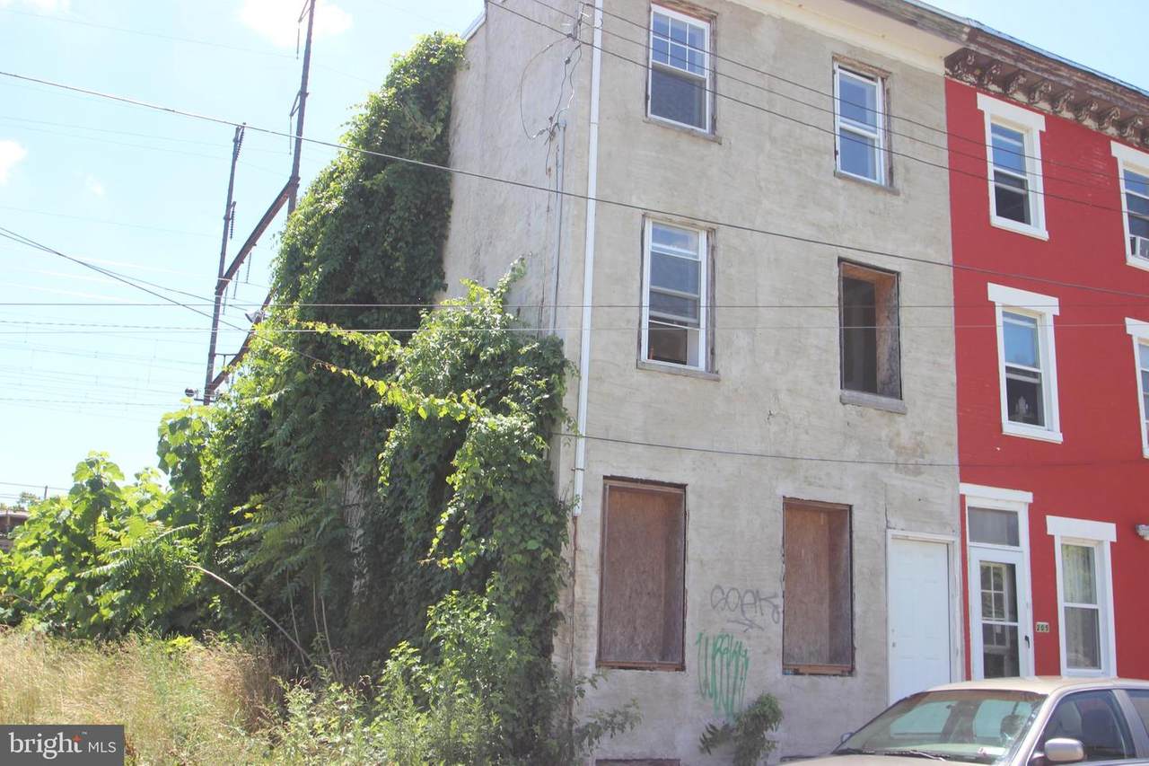 203 Woodrow Street - Photo 1