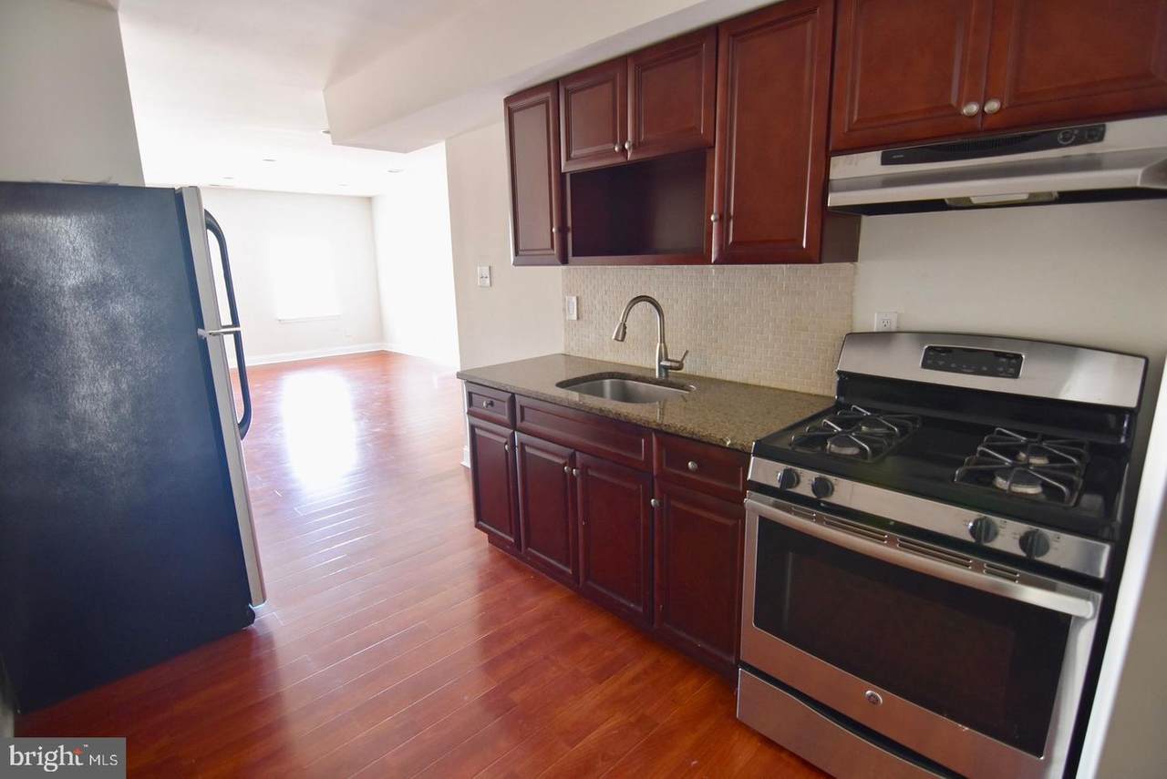 989 Marshall Street - Photo 1