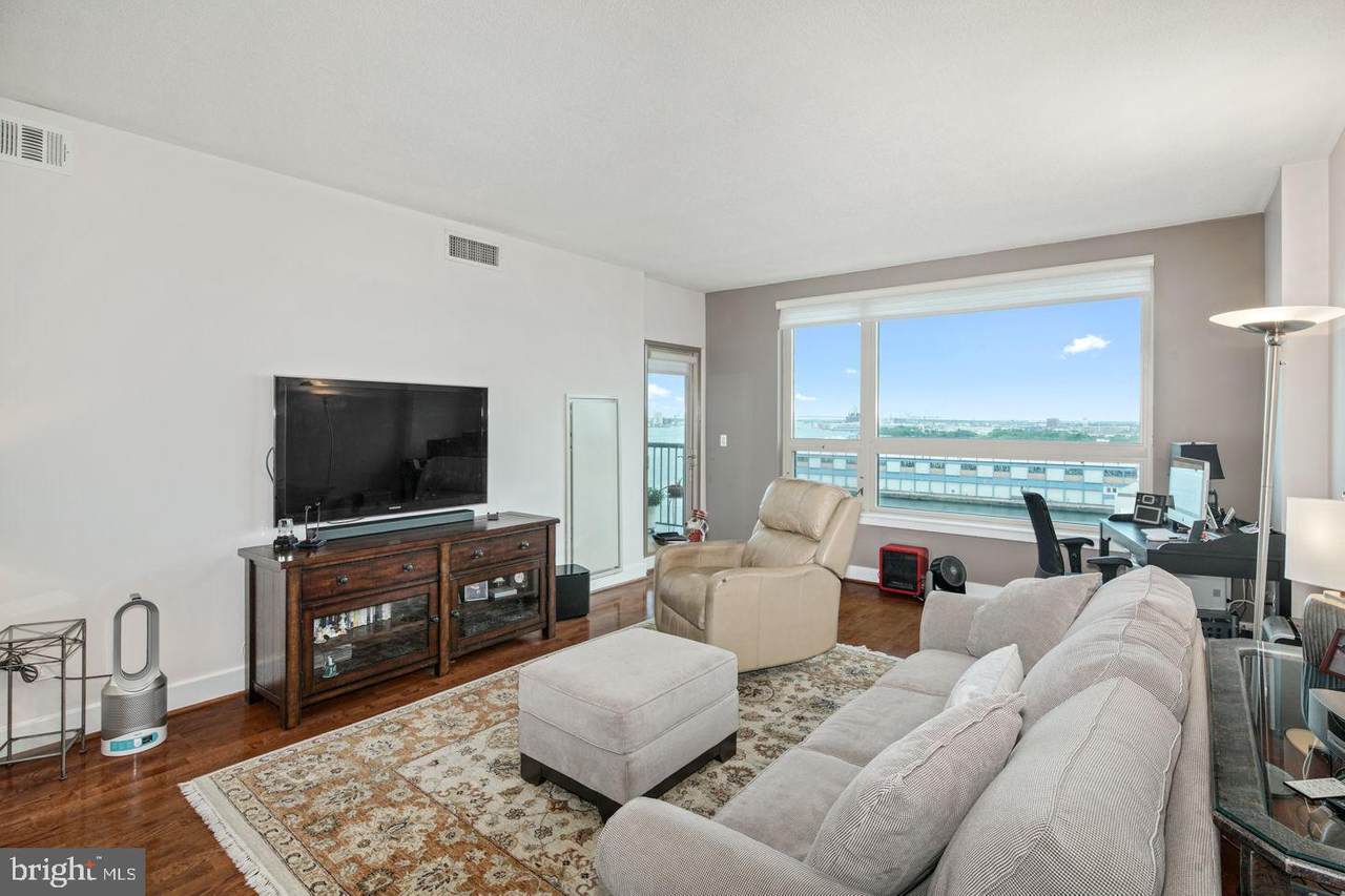 717 Columbus Boulevard - Photo 1