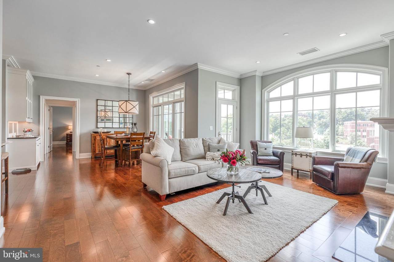 102 Louella Avenue - Photo 1