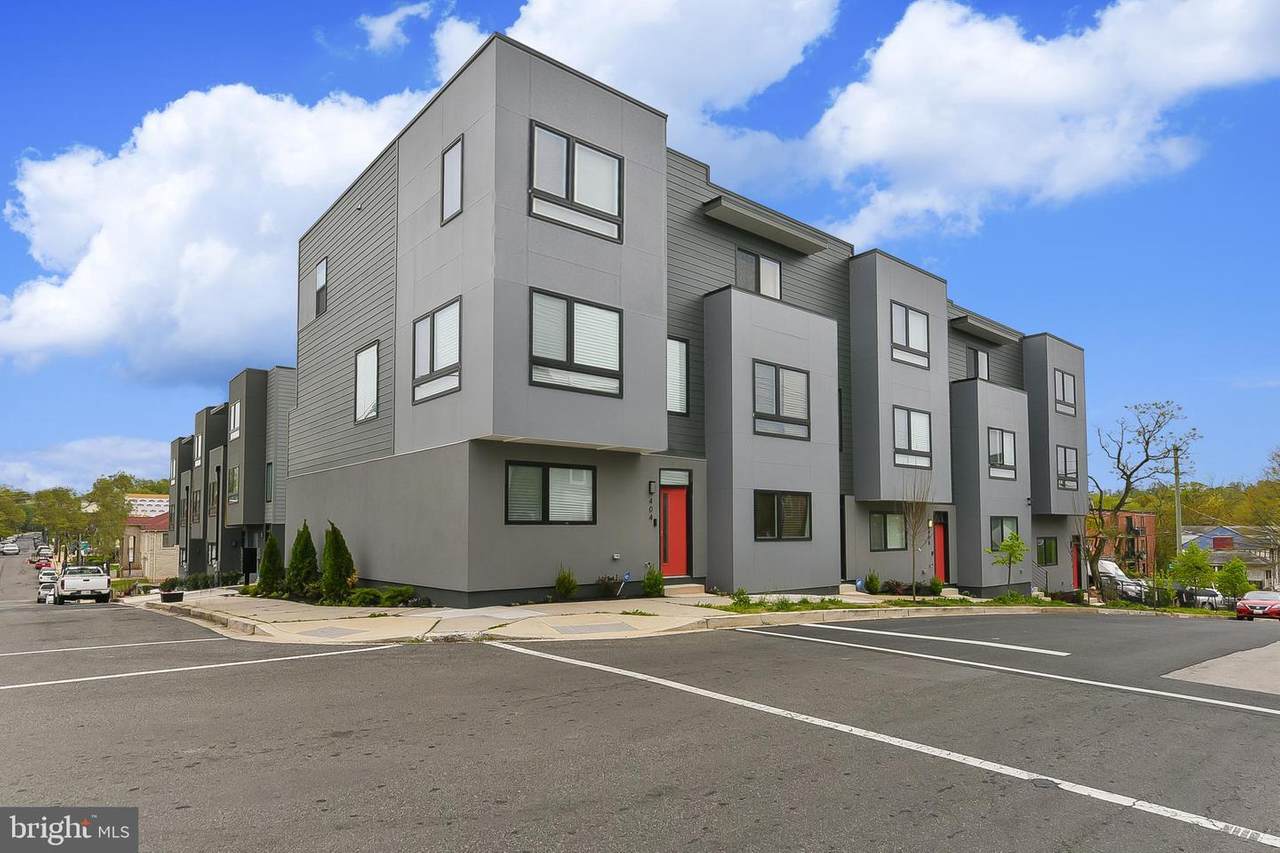 412 51ST Street - Photo 1