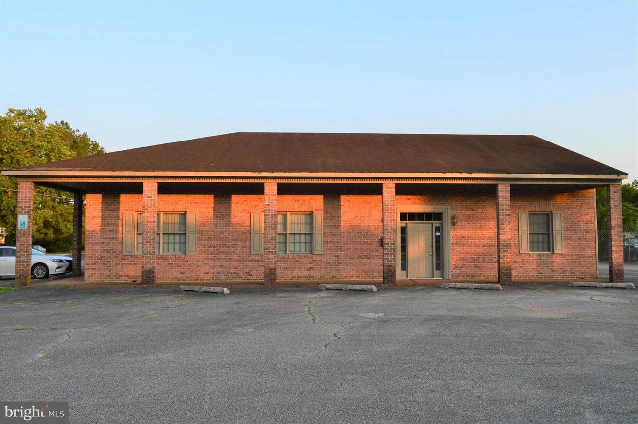 414 Coles Circle - Photo 1