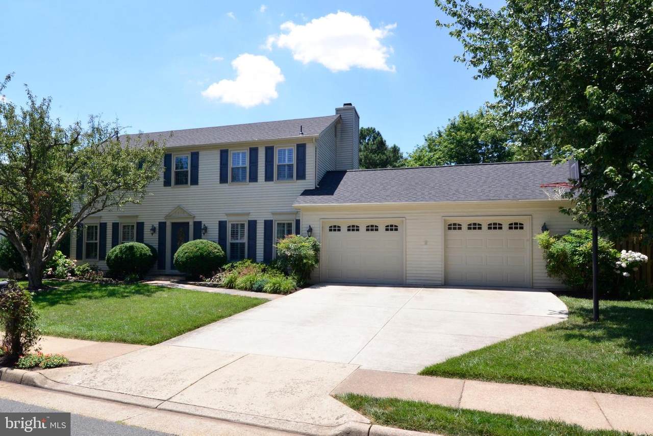 1616 Sadlers Wells Drive - Photo 1