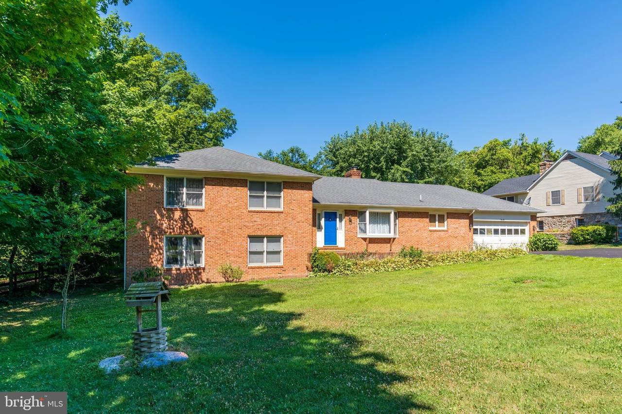419 32ND Street - Photo 1