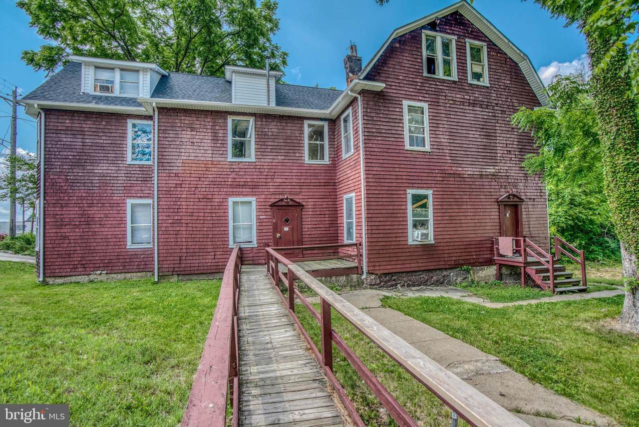 3303 Bloomingdale Road - Photo 1
