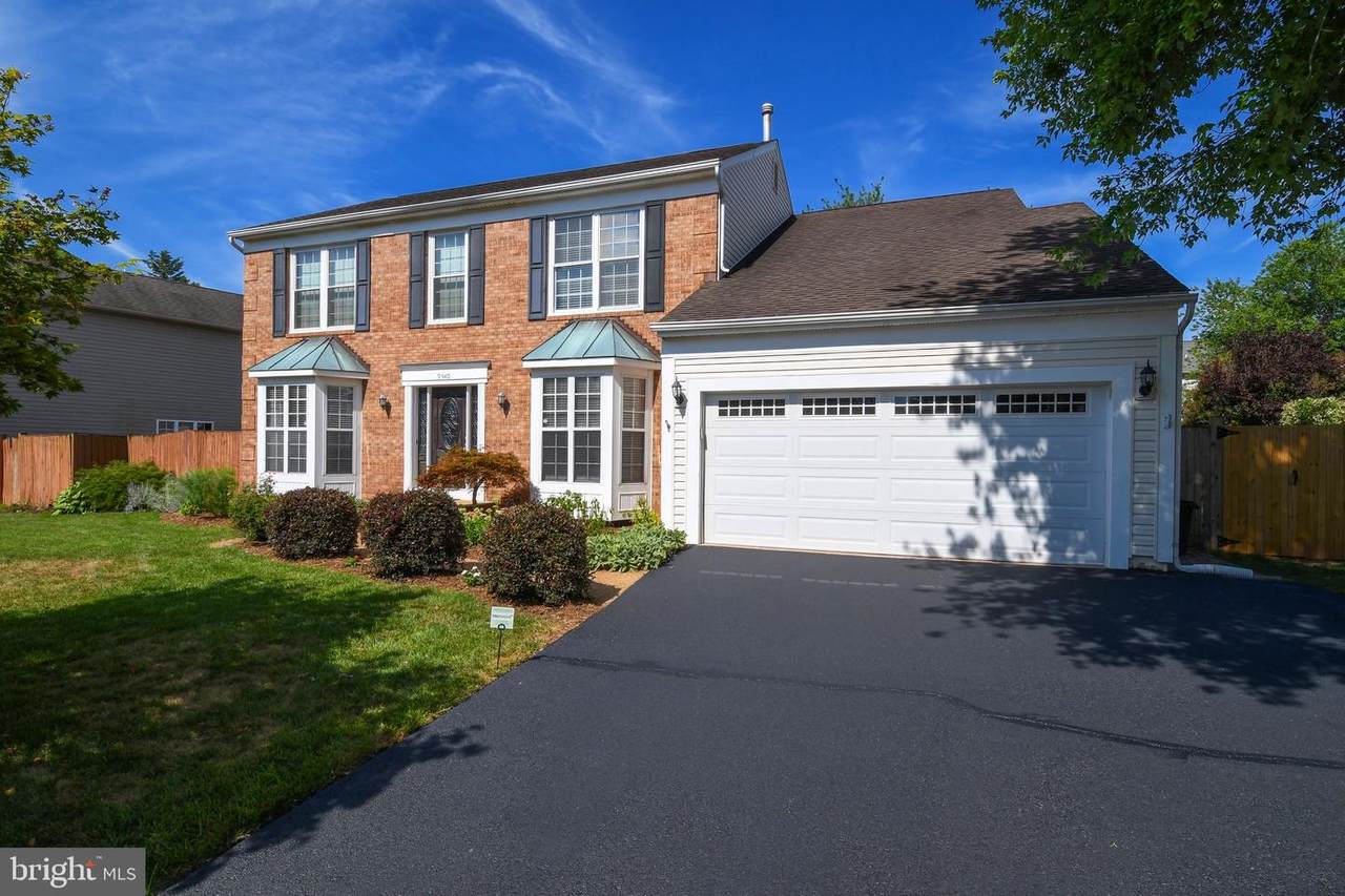 9540 Oakenshaw Drive - Photo 1