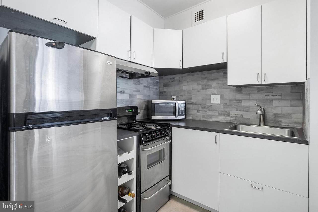 224-30 Rittenhouse Square - Photo 1