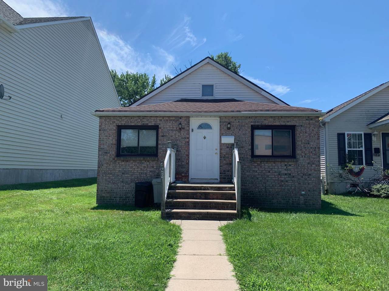 622 Girard Street - Photo 1