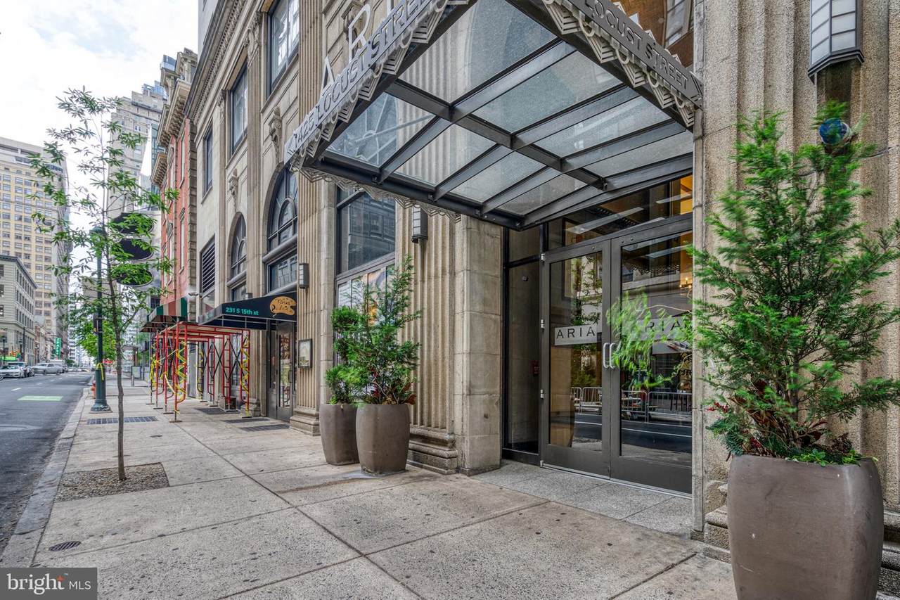 1425 Locust Street - Photo 1