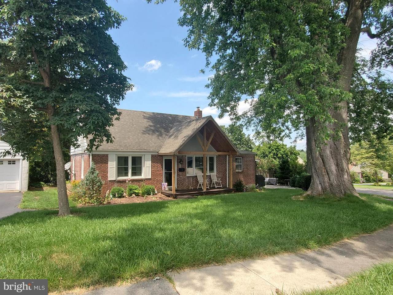 10 Longwood Drive - Photo 1