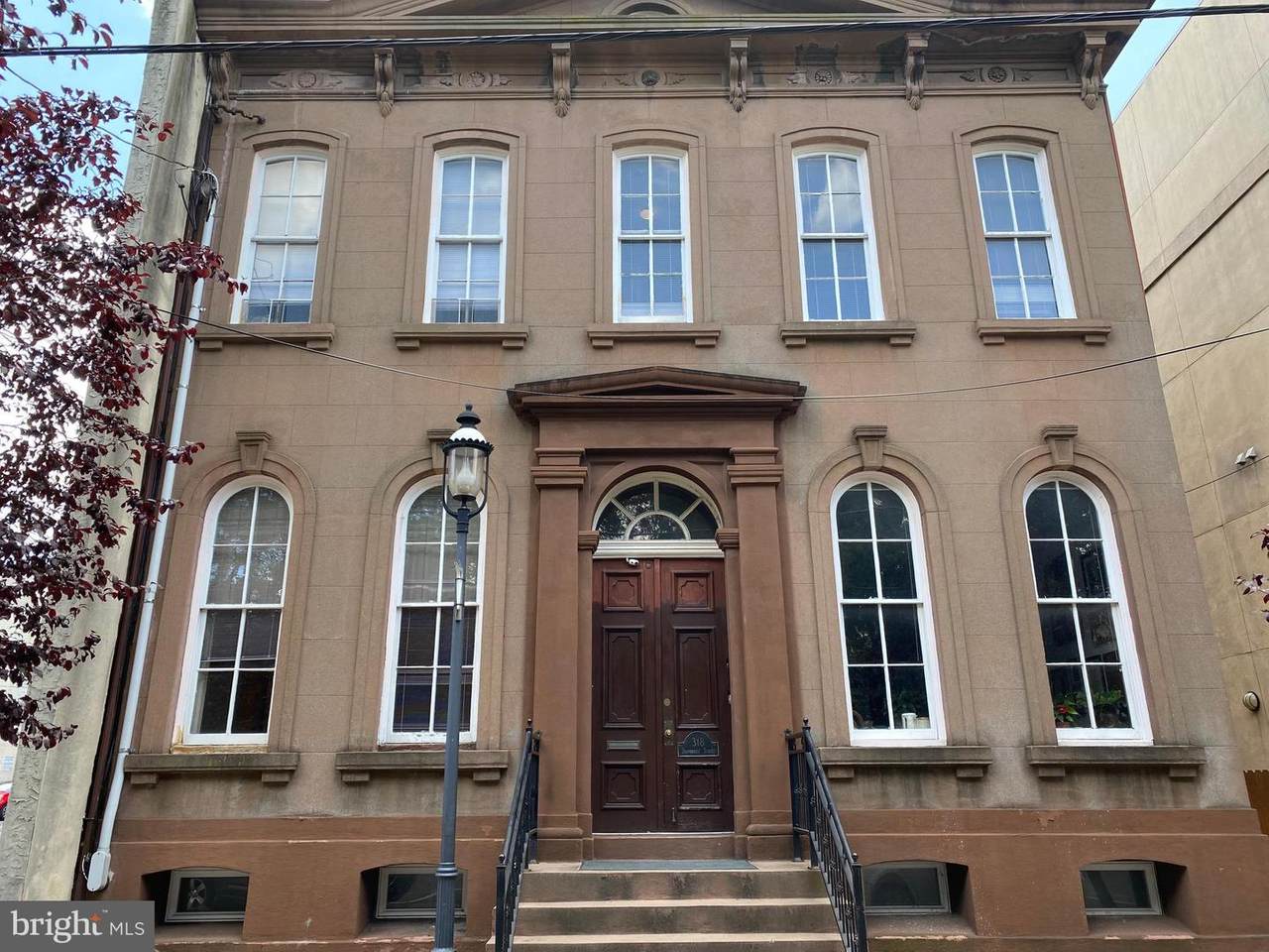 318 Bainbridge Street - Photo 1