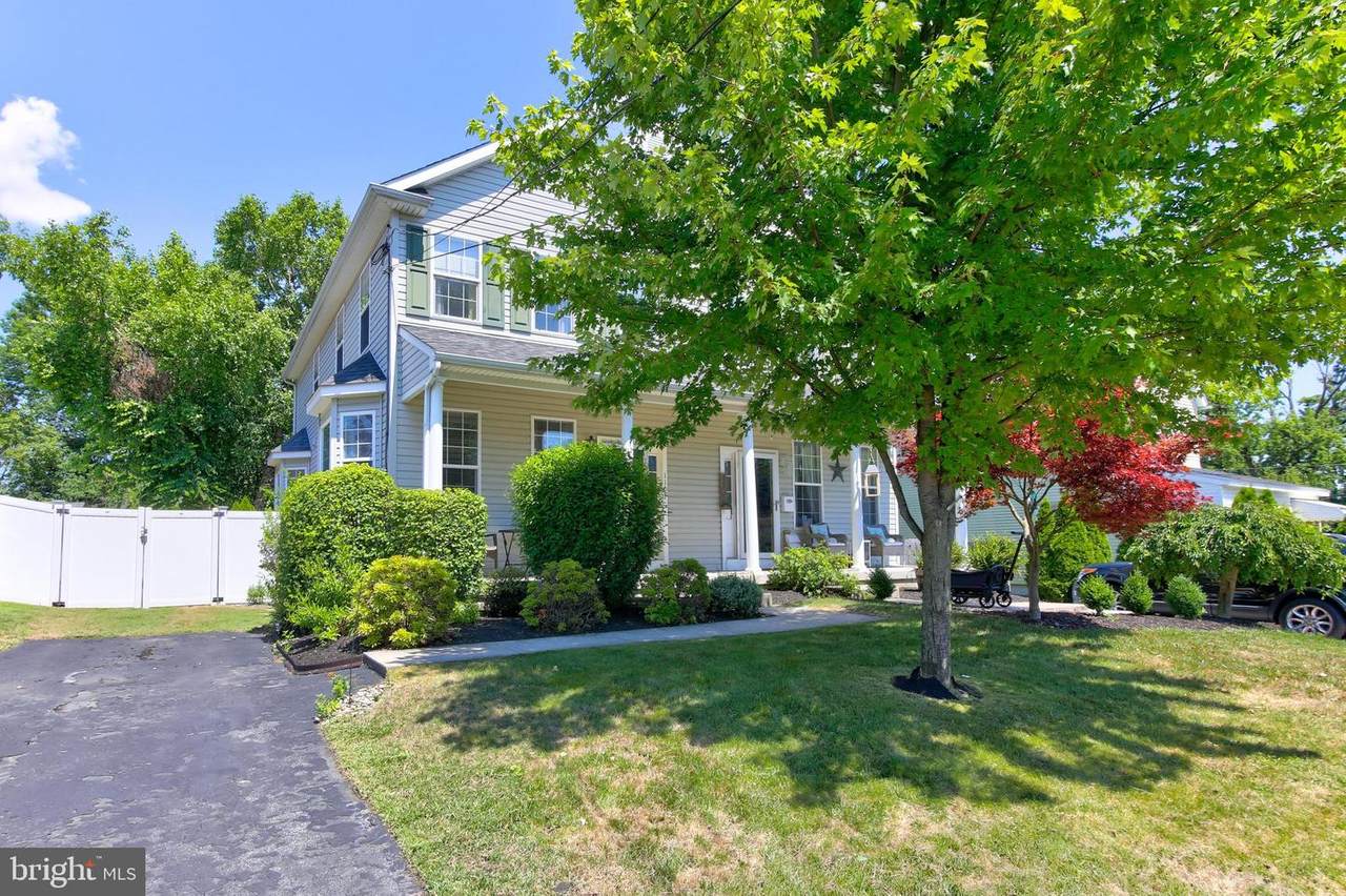 1109 Pennsylvania Avenue - Photo 1