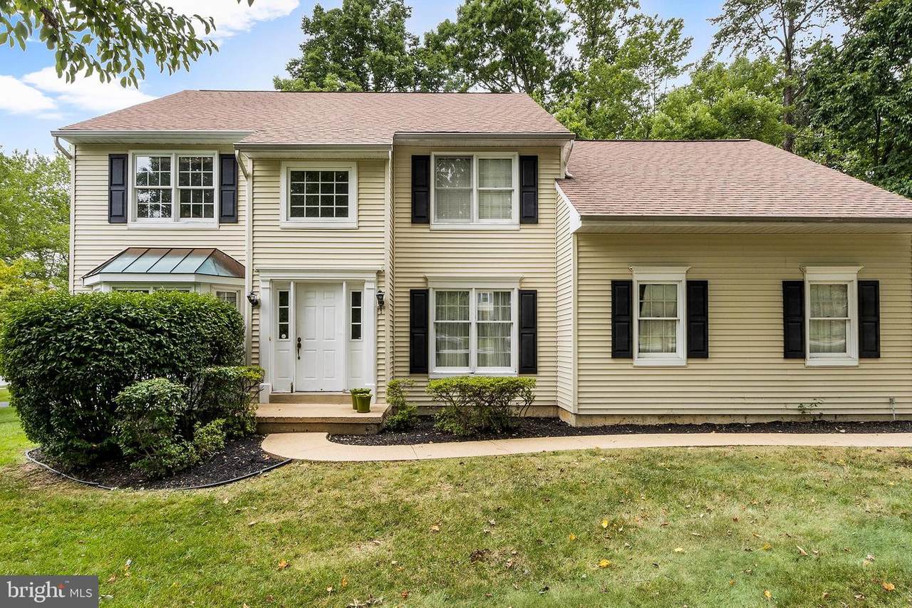 122 Devon Drive - Photo 1