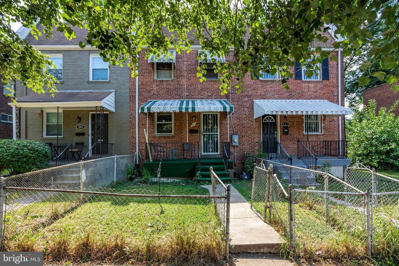 843 51ST Street - Photo 1