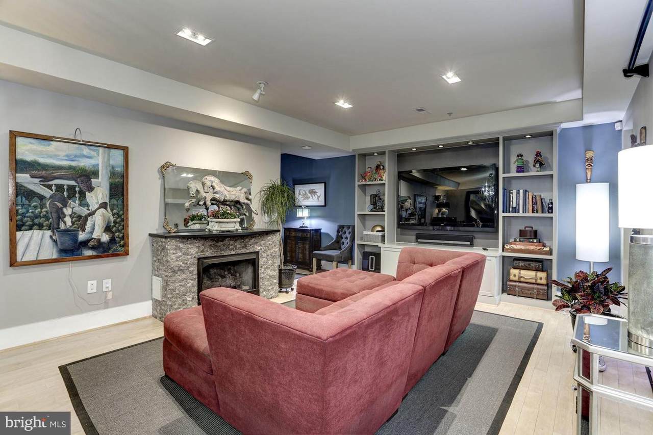2914 11TH Street - Photo 1
