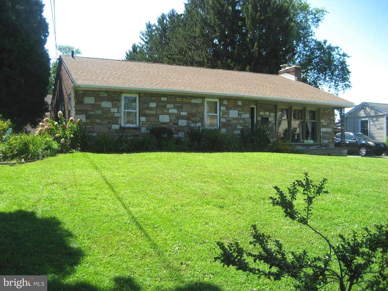 706 Broadway Avenue - Photo 1
