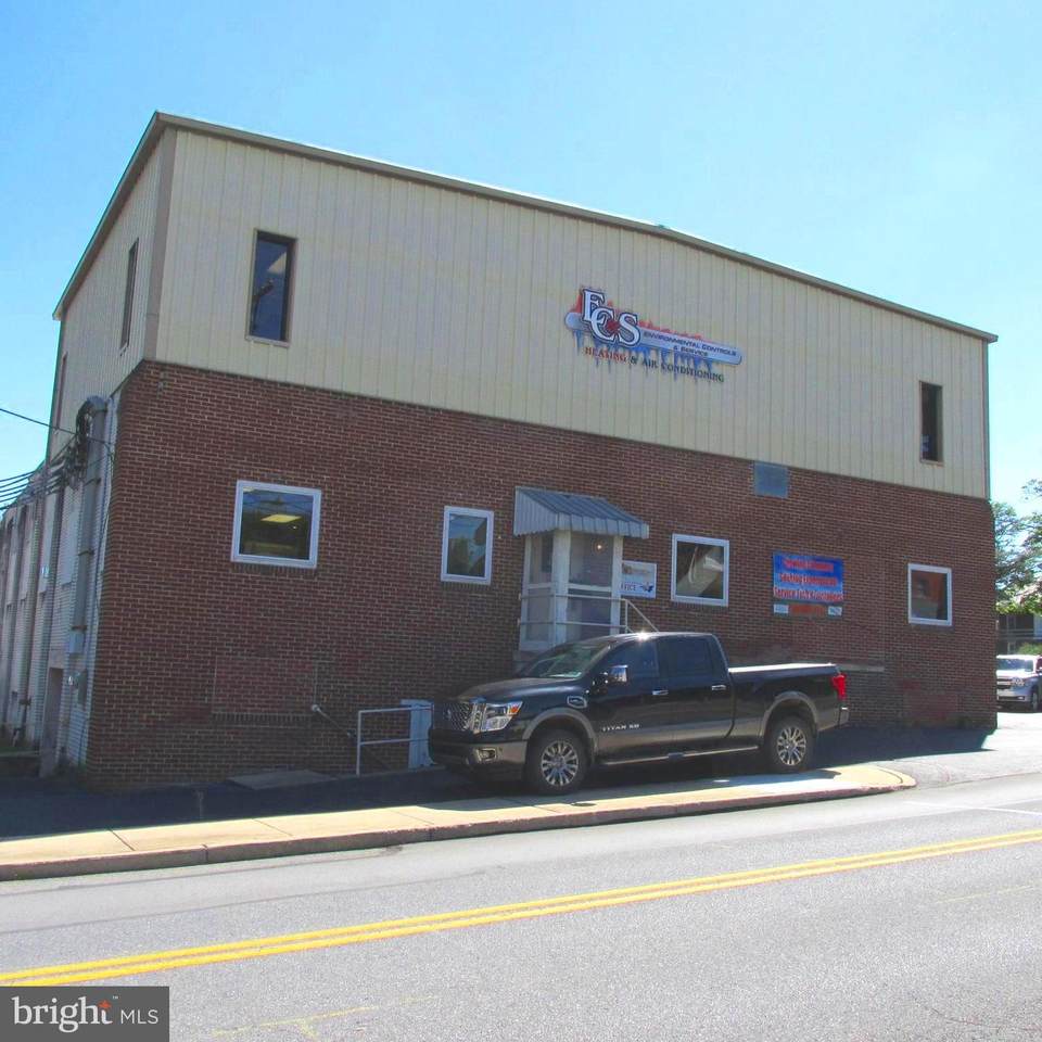 31 Spruce Street - Photo 1