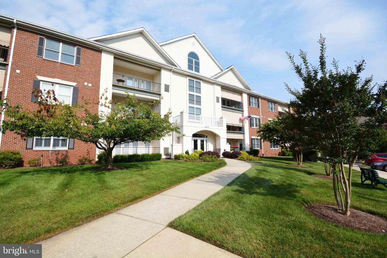 802 Coxswain Way - Photo 1