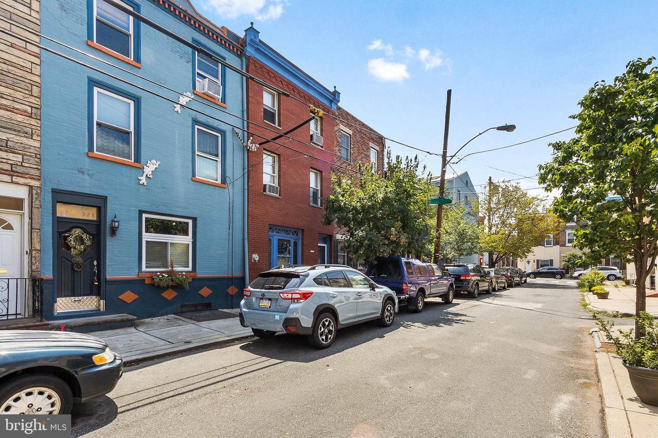928 Montrose Street - Photo 1