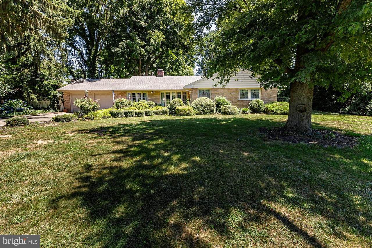 15 Circle Drive - Photo 1