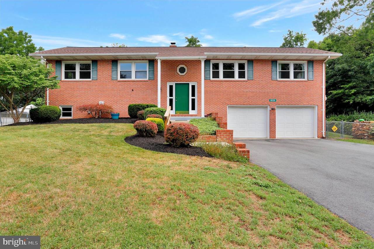 18528 Sherbrooke Drive - Photo 1