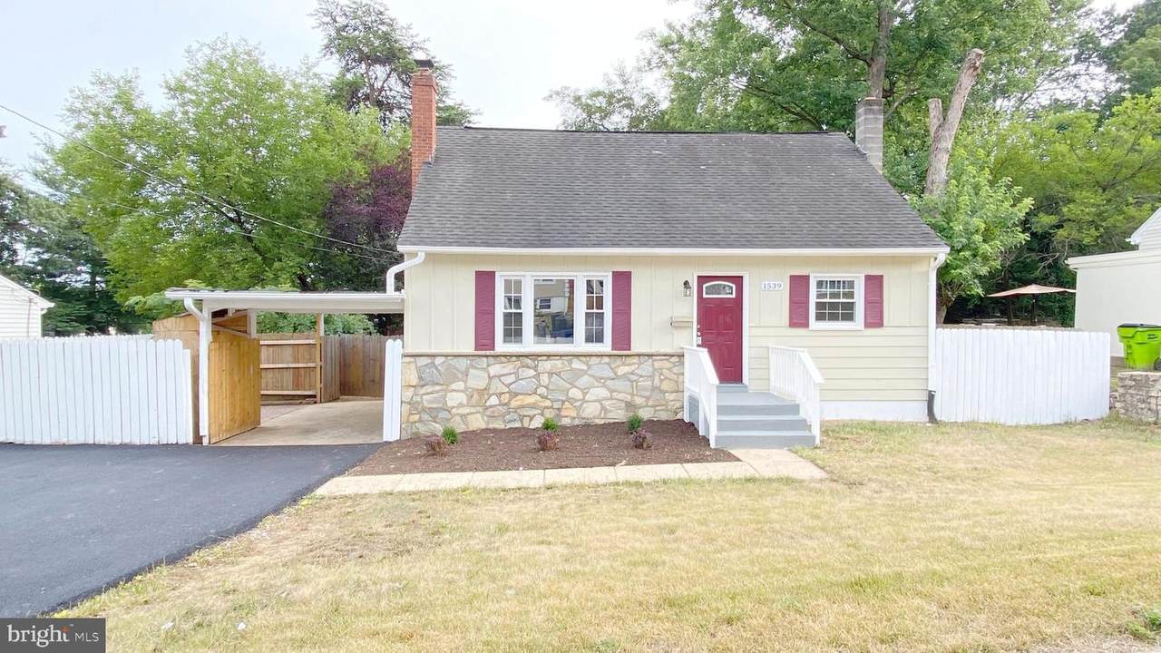 1539 Maurice Drive - Photo 1