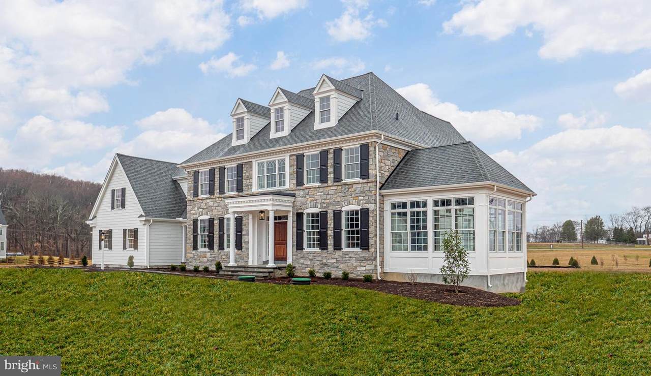 3104A Darby Road - Photo 1