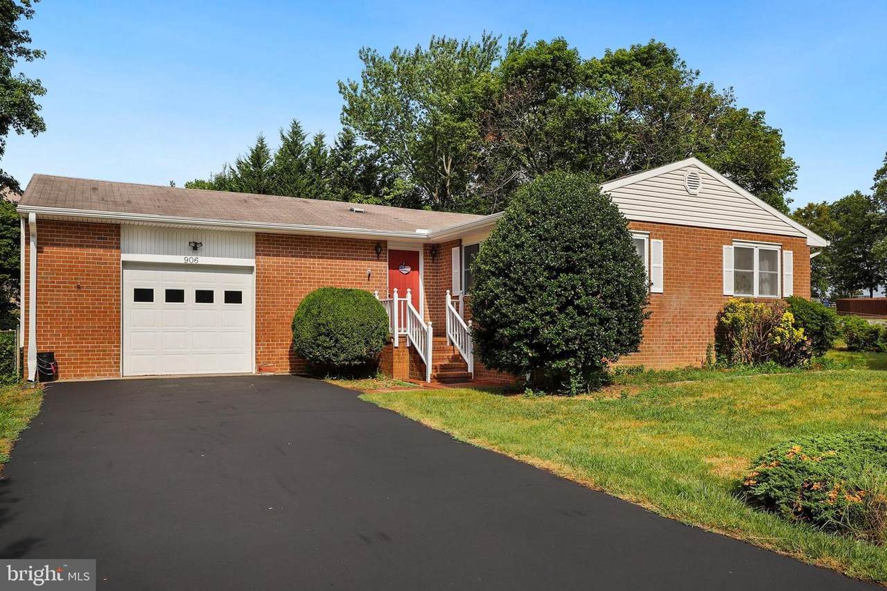 906 Glazebrook Drive - Photo 1