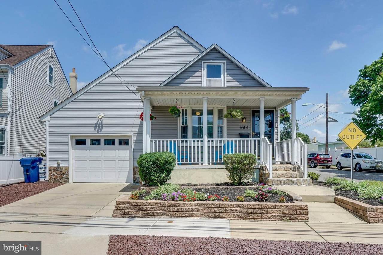 954 Mulberry Street - Photo 1