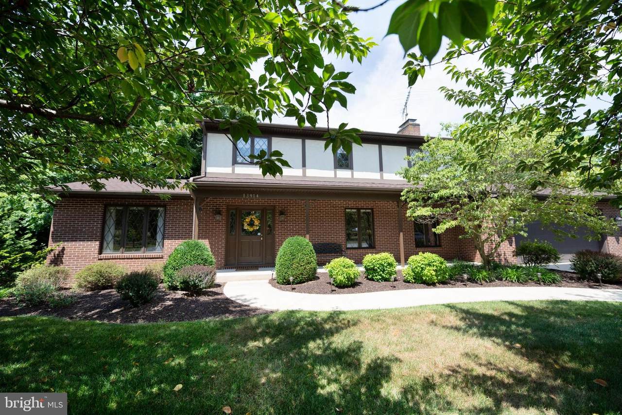 13914 Tropicana Drive - Photo 1