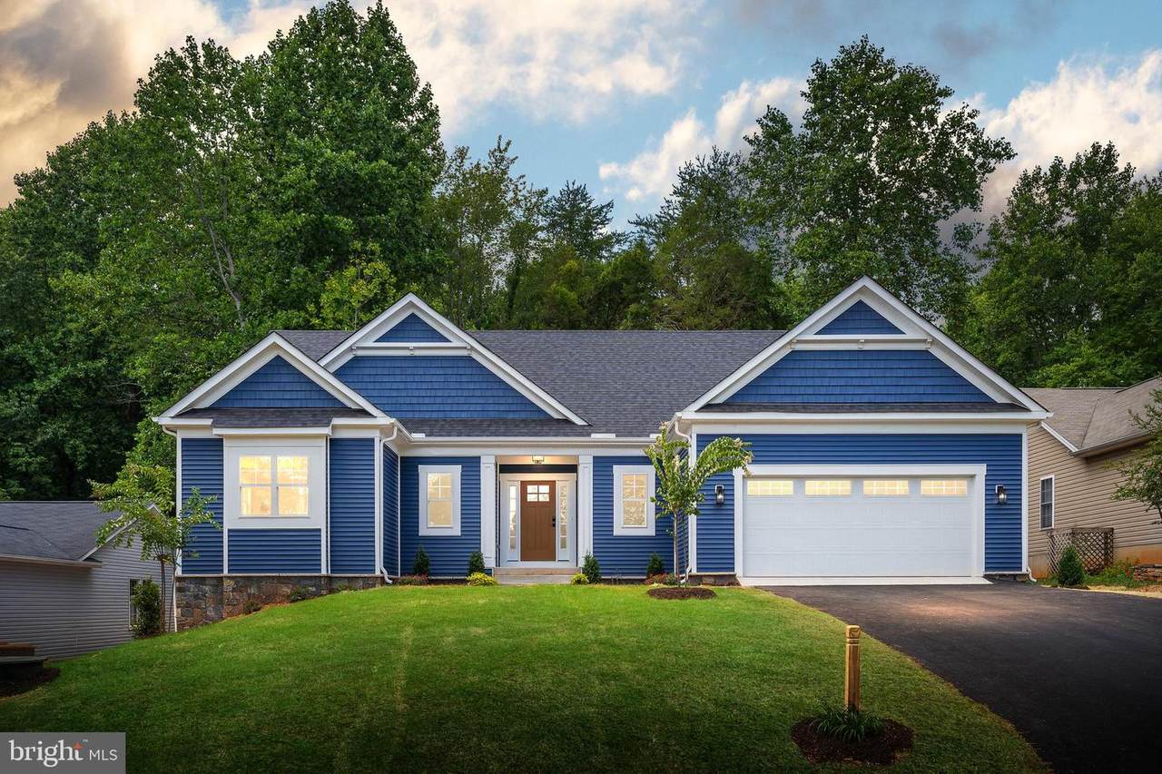 133 Harrison Circle - Photo 1