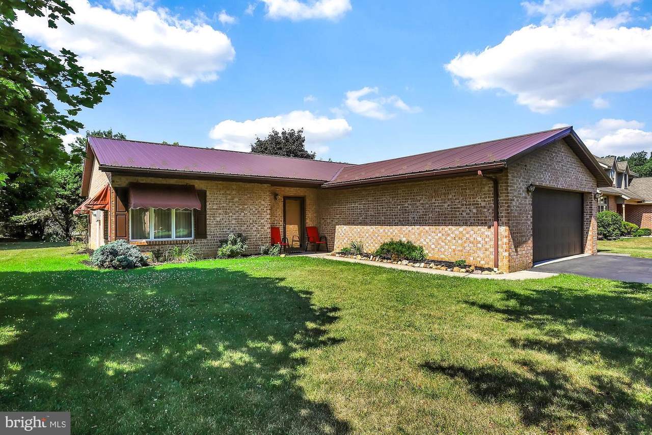1370 Cove Drive - Photo 1