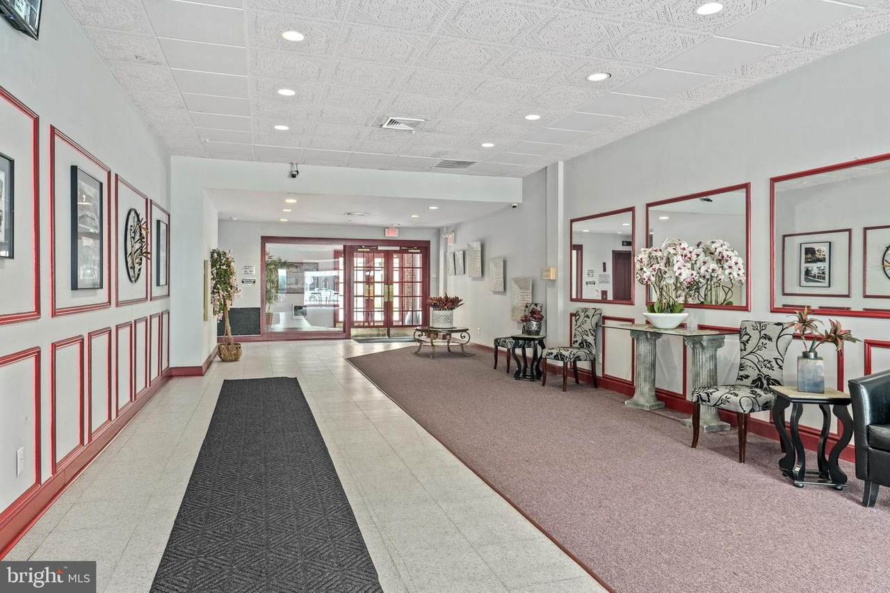 1022 Main Street - Photo 1