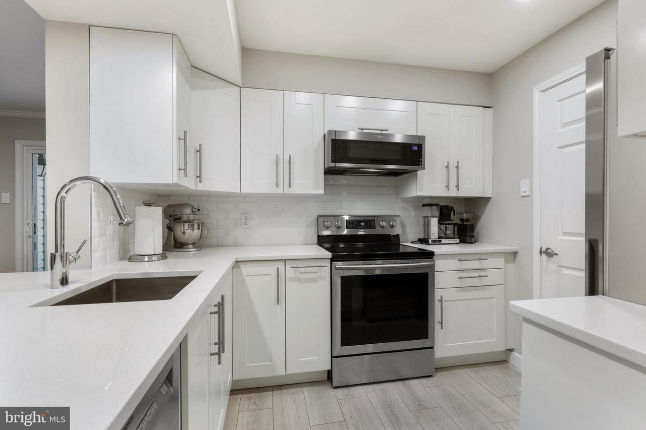1511 Lincoln Way - Photo 1