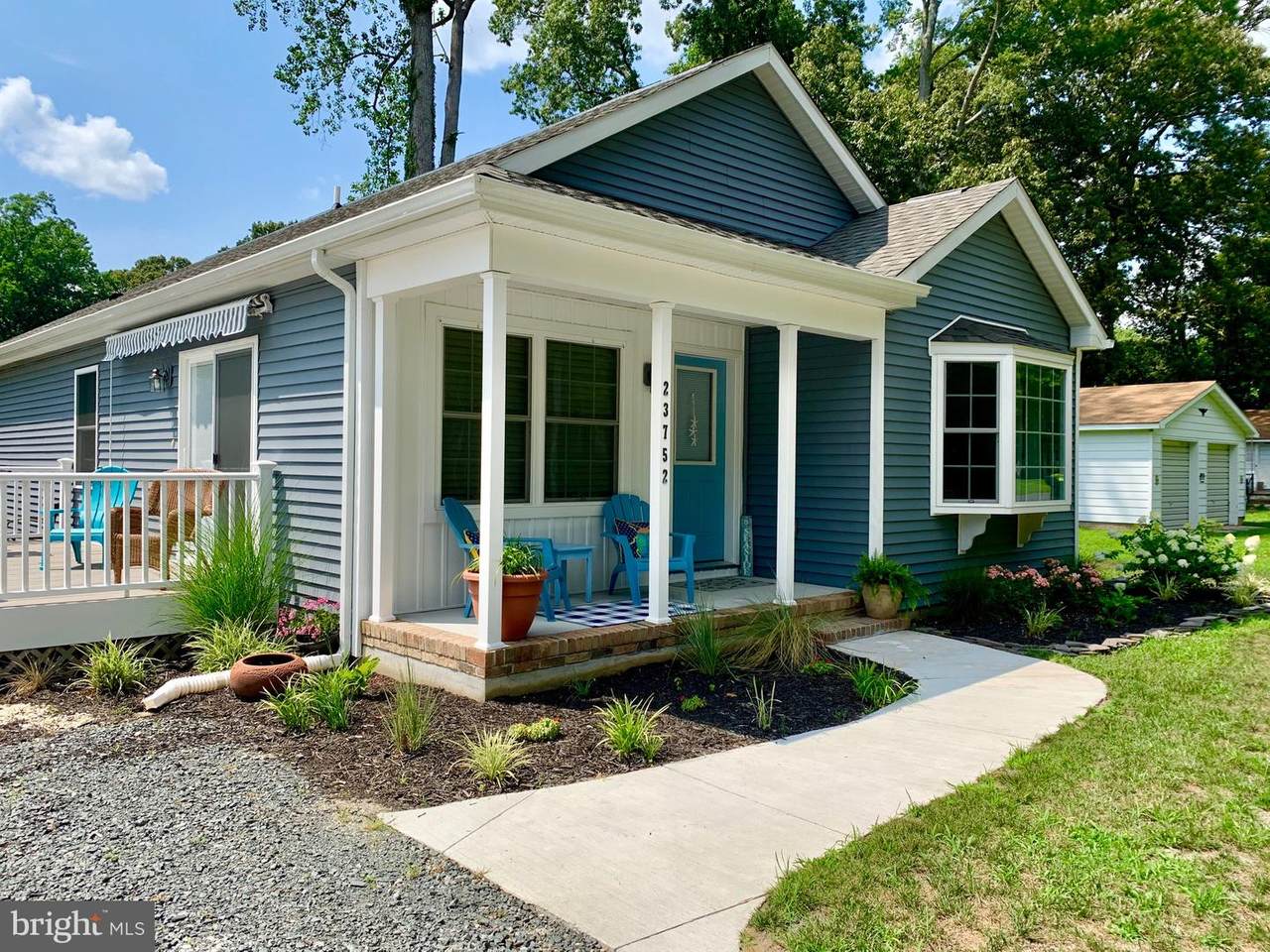 23752 Elmwood Ave E - Photo 1