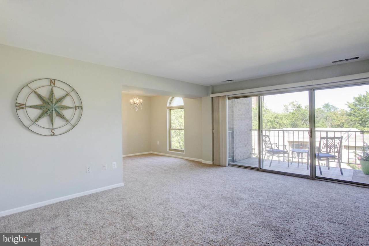 9 Canterbury Square - Photo 1