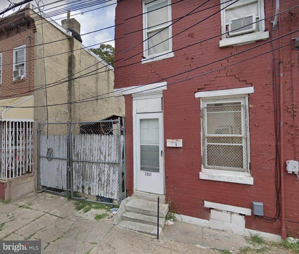 2559 Lee Street - Photo 1