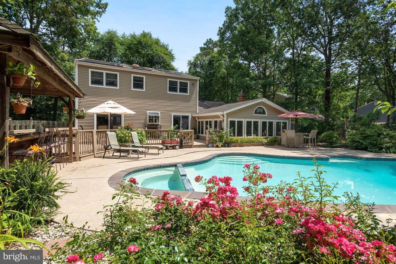 8 Foxwood Lane - Photo 1