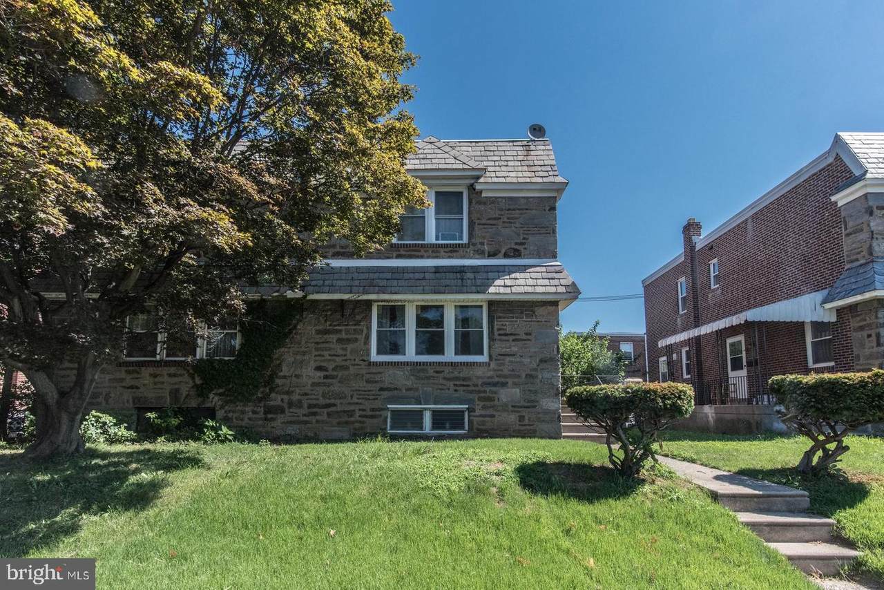 1215 Devereaux Avenue - Photo 1