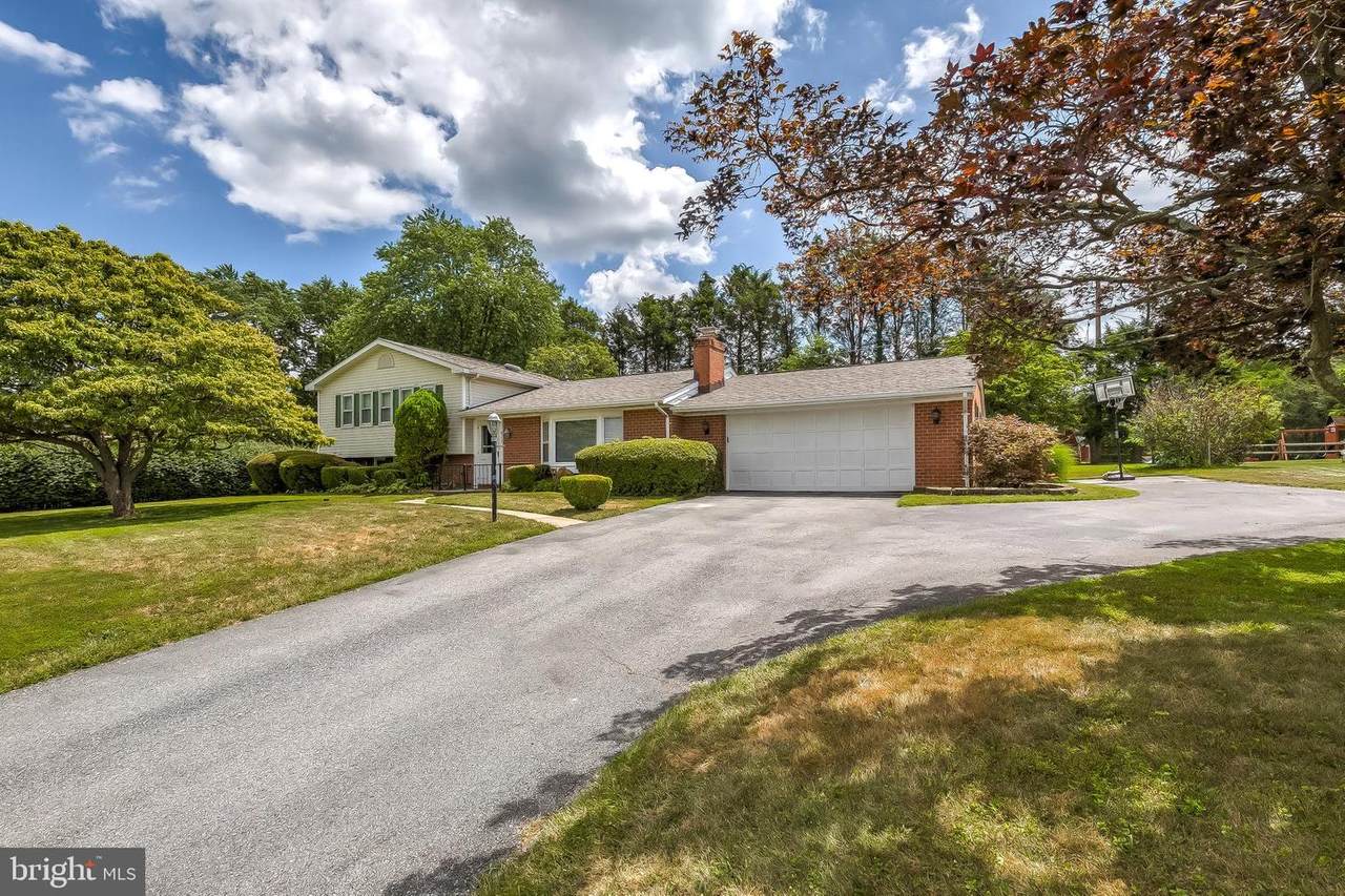 6117 Rolling View Drive - Photo 1