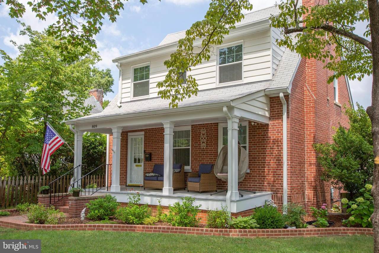 809 Mortimer Avenue - Photo 1