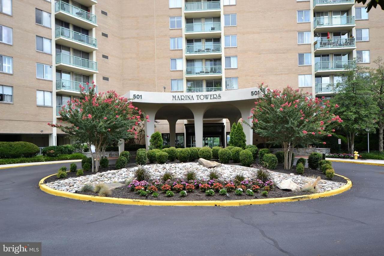 501 Slaters Lane - Photo 1