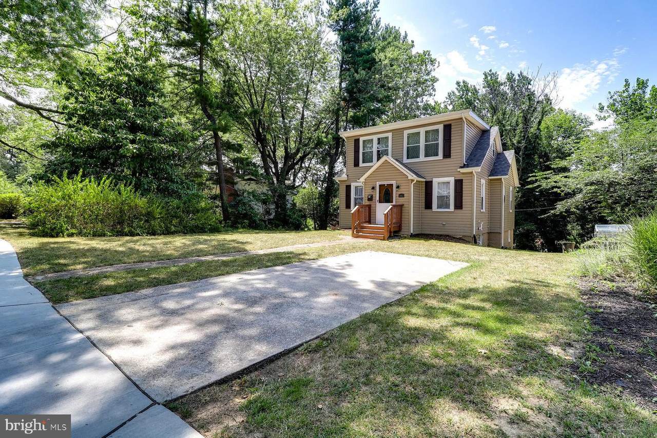 2413 Montebello Terrace - Photo 1