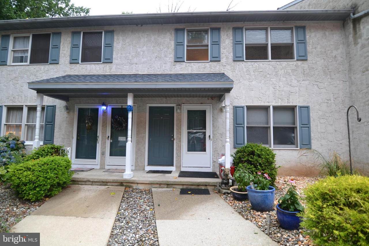 10 Maplewood Avenue - Photo 1
