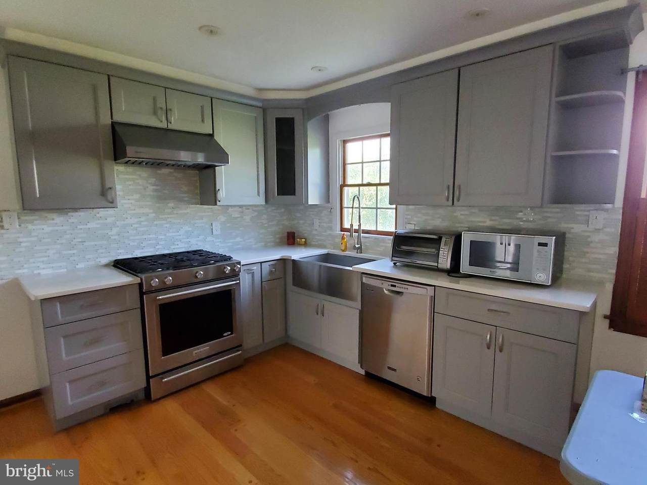 301 Oxford Road - Photo 1