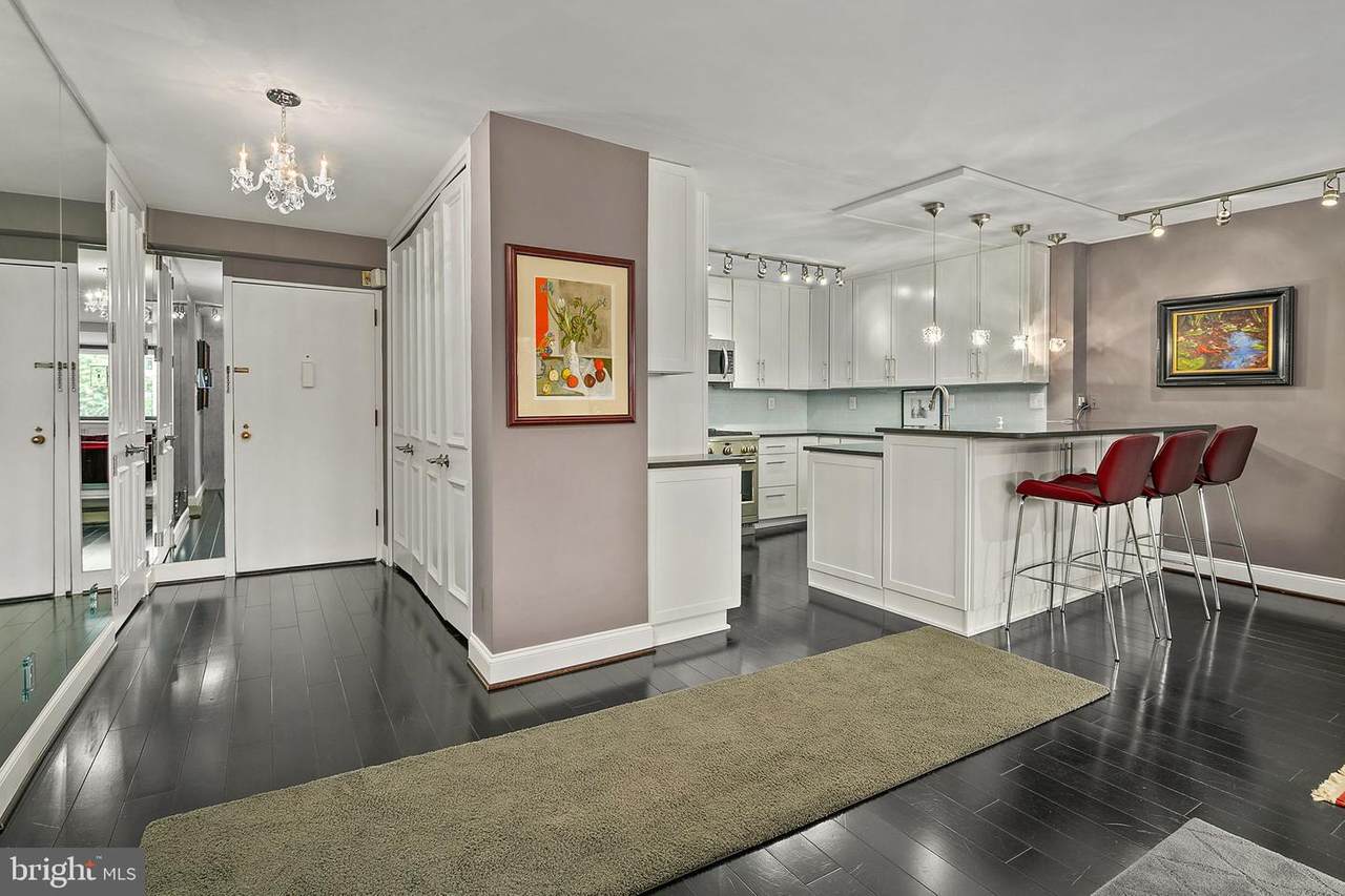 2510 Virginia Avenue - Photo 1